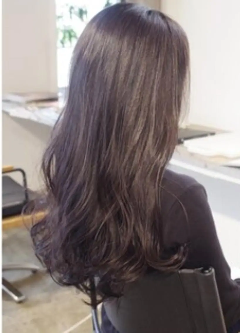 セミロング カラーモデル🦋 透明感カラーYutaのヘアスタイル