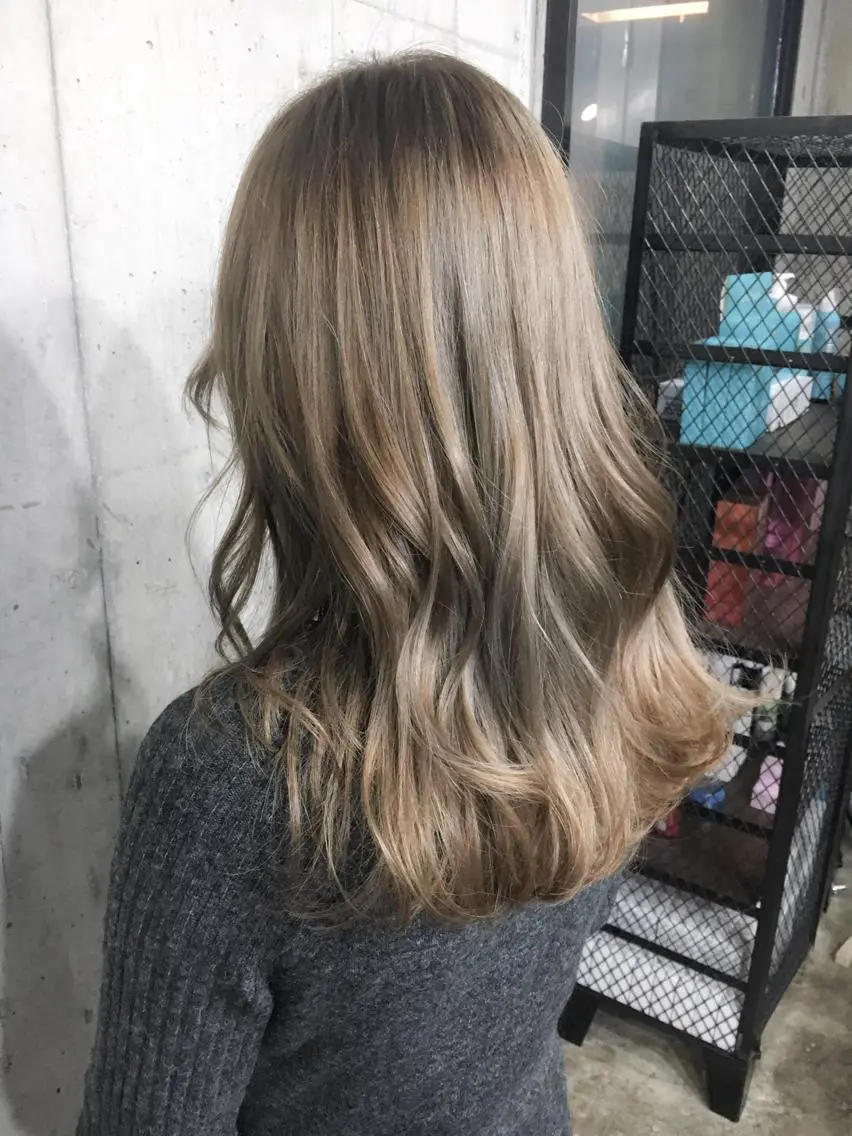 ロング カラー ベージュカラー 北條 優輝のヘアスタイル