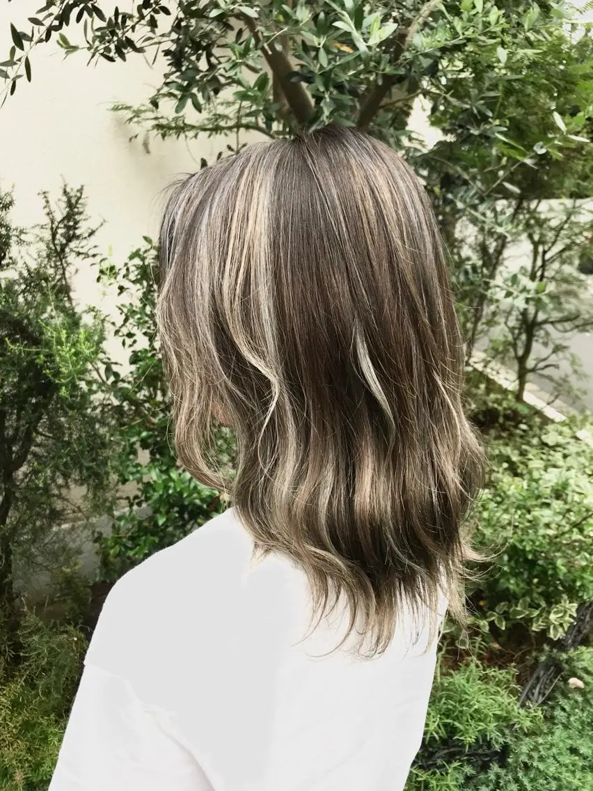 セミロング カラー ベージュカラー ブリーチ ハイライトカラー ハイライト 店長担当🌟 矢吹ガブリエル🌟のヘアスタイル