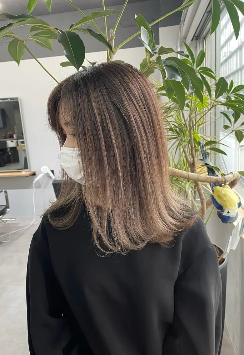 ショート カラー ハイライトカラー ハイライト ヘアカラー トリートメント レイヤーカット 西村あきやのヘアスタイル