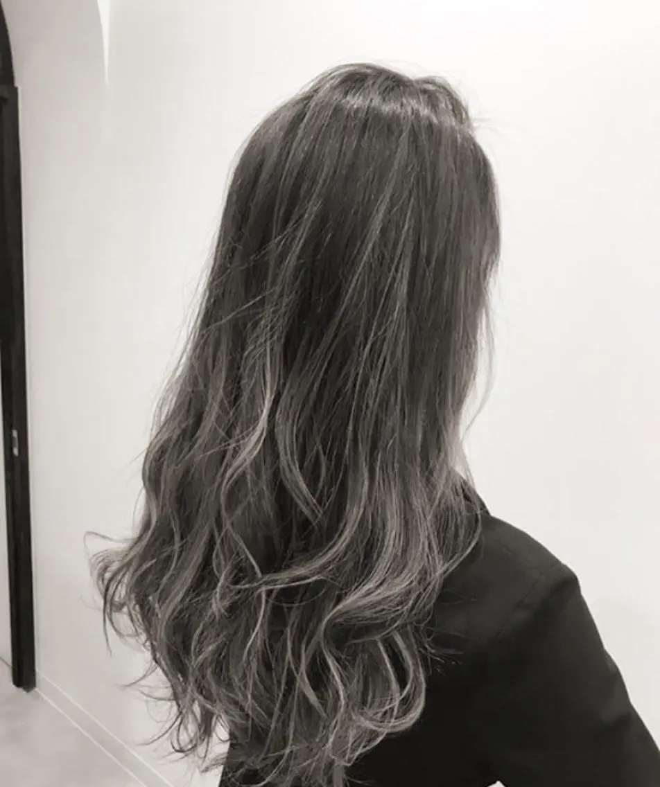 ミディアム カラー グレージュ ヘアカラー トリートメント 髪質改善 カラー専門店のヘアスタイル