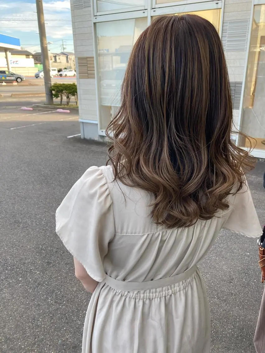 ロング カラー デザインカラー ハイライトカラー ハイライト 山田 ひかりのヘアスタイル