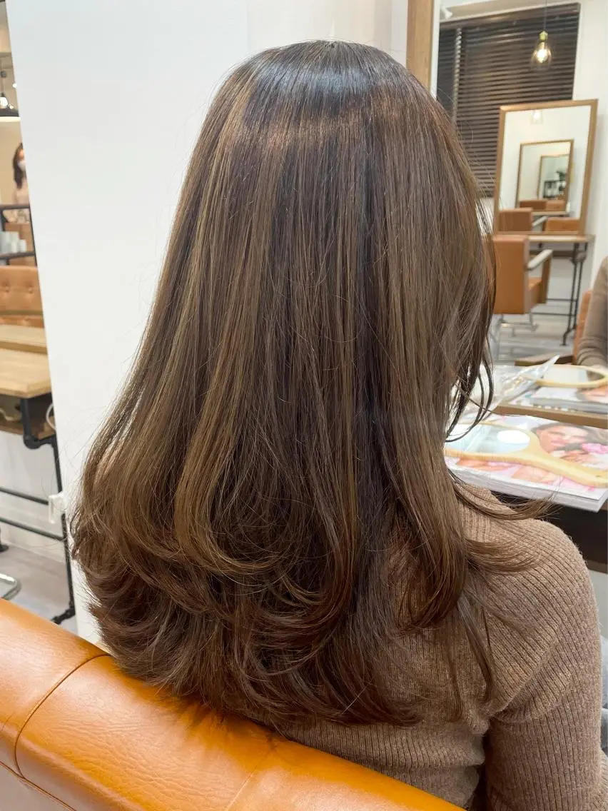 セミロング ハイライト レイヤーカット カット ヘアカラー トリートメント W/LIBERTY 🌸鶴岡優のヘアスタイル