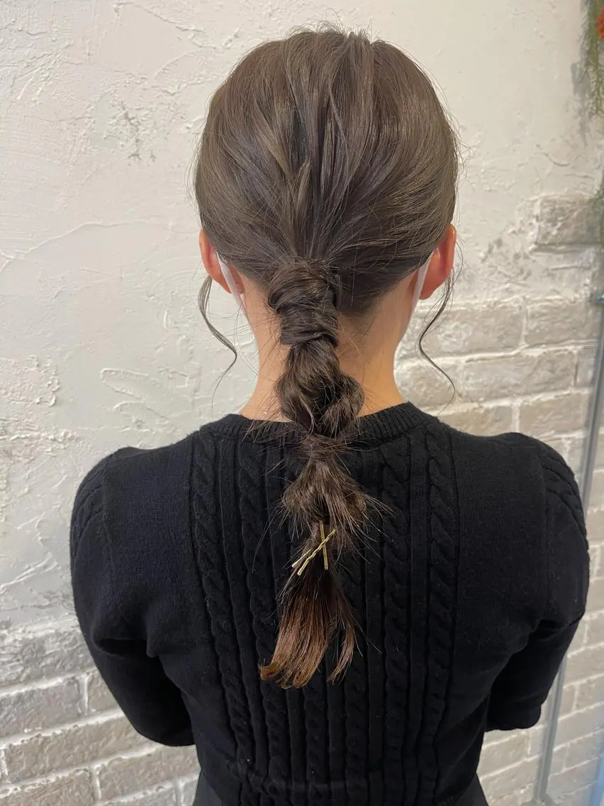 セミロング ヘアアレンジ 中堀 遥のヘアスタイル