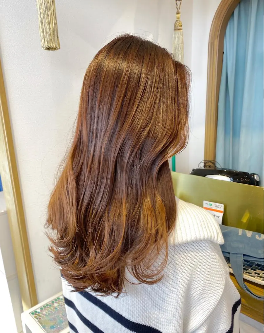 ミディアム カット ヘアカラー トリートメント レイヤーカット /透明感カラー西田のヘアスタイル