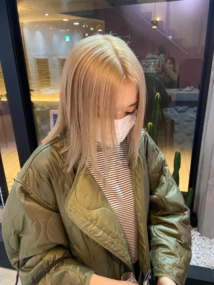 カラー バレイヤージュ ブリーチ デザインカラー ハイライトカラー インナーカラー ヘアカラー 艶感透明感カラー🤍 hinaのヘアスタイル