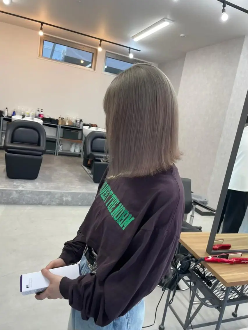 セミロング カラー ヘアアレンジ パーマ ネイル マツエク・マツパ アイブロウ ショートボブ セミロングパーマ バレイヤージュ ブリーチ ケアブリーチ カラー特化サロン大阪 ルービック江坂/新城のヘアスタイル