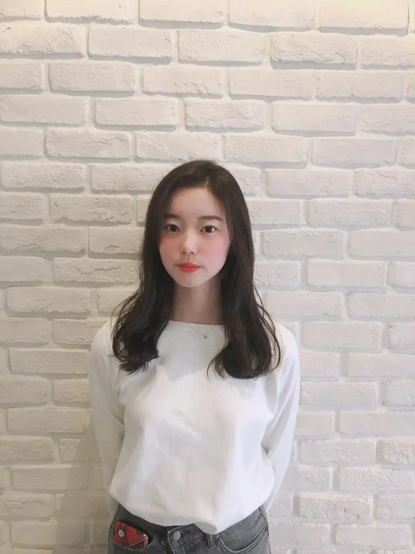 セミロング ヨシンモリ シースルーバング ⚪️髪質改善 縮毛 店長 コウ⚪️のヘアスタイル