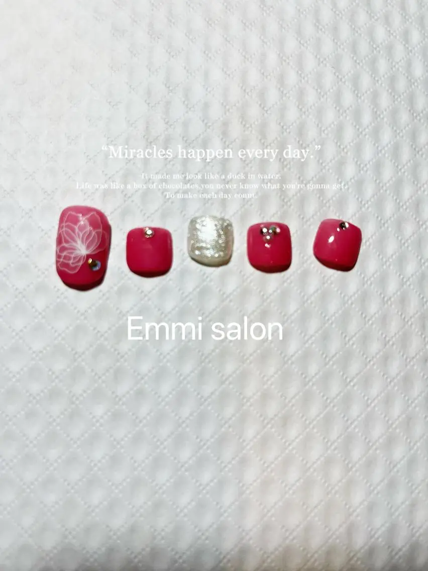 ネイル フットネイル Emmi salonのネイルデザイン