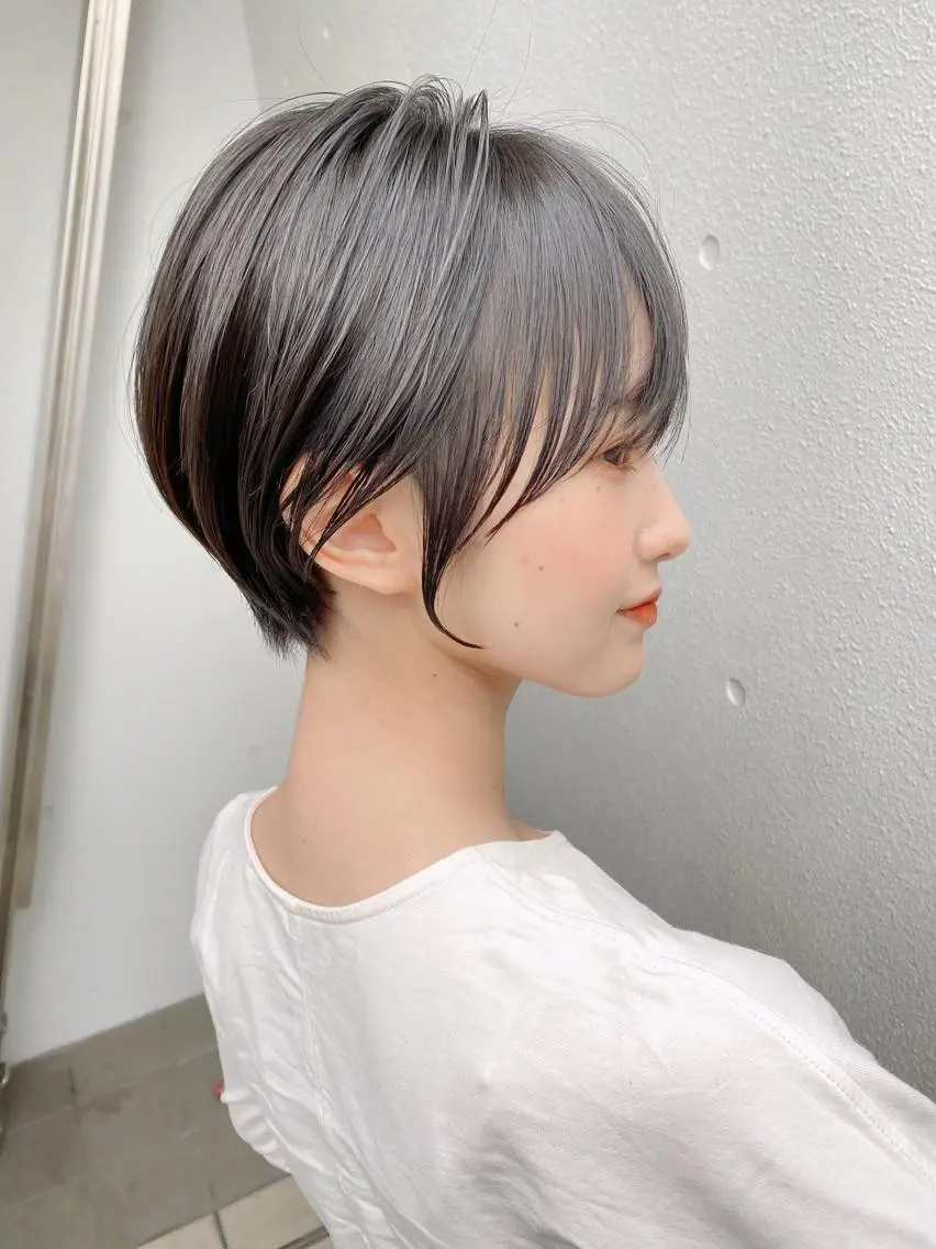ショート カラー ブリーチ ケアブリーチ ダブルカラー ハイライトカラー イルミナカラー 中北篤志 ショートボブのヘアスタイル