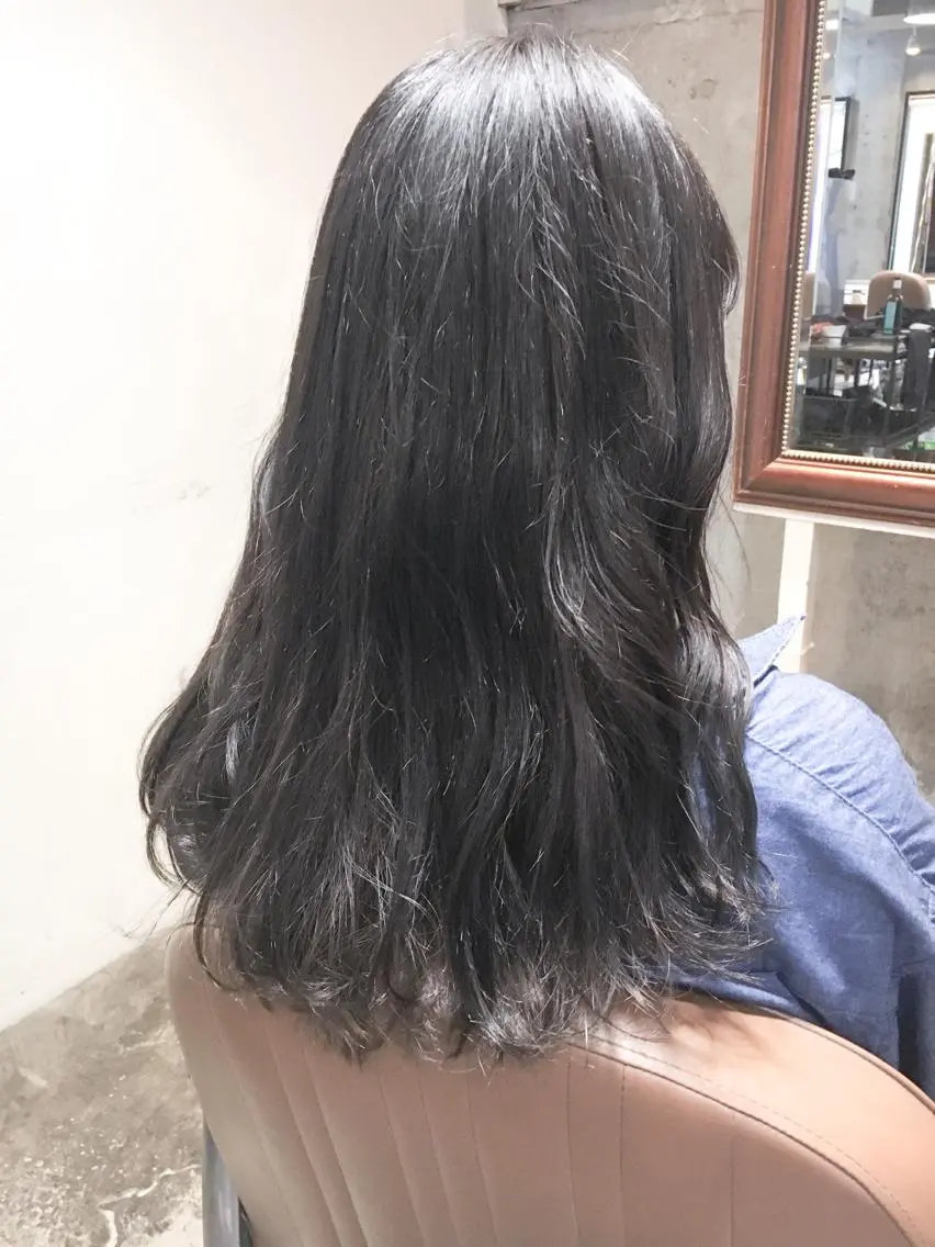 ロング カラー ダークグレー ダブルカラー 北條 優輝のヘアスタイル