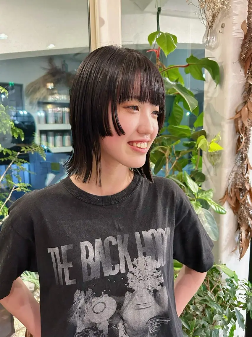 ミディアム 顔まわりレイヤー レイヤーカット 谷澤 朋佳のヘアスタイル