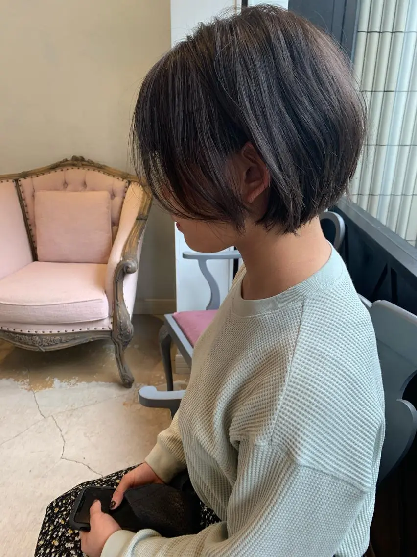 ショート カラー カット ヘアカラー SAKINO ベージュカラーのヘアスタイル
