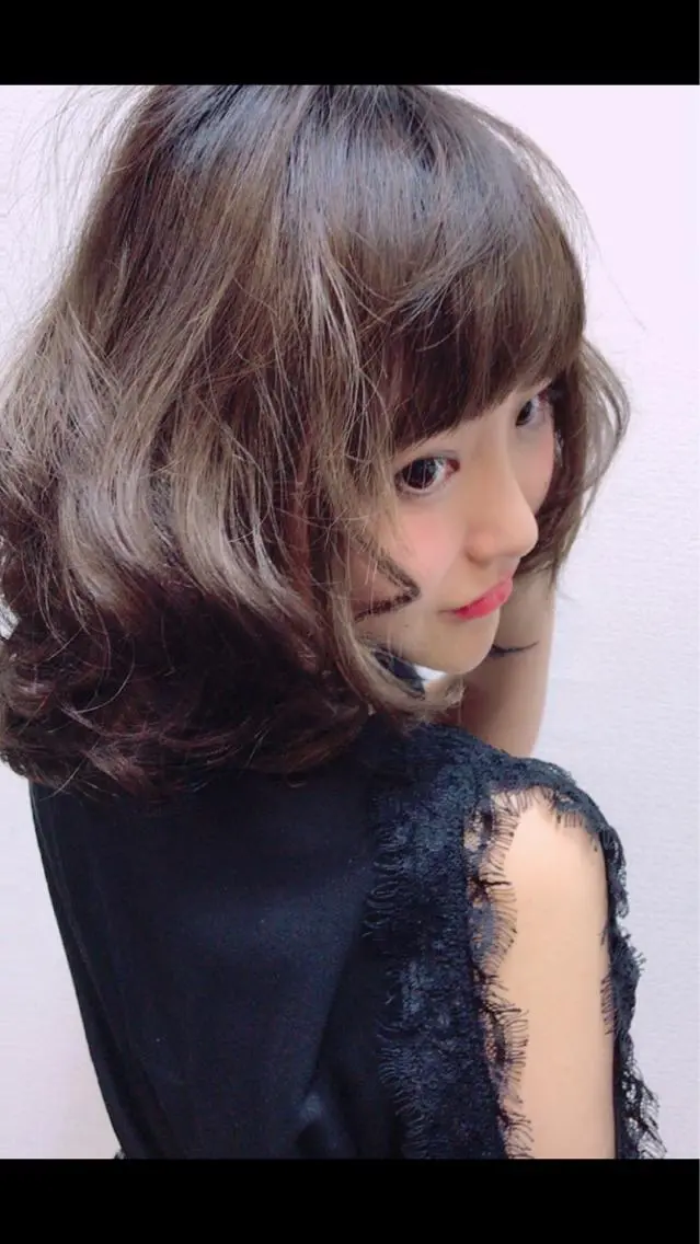 ミディアム ヘアアレンジ SHIORI💜口コ ミNo.1艶カラーのヘアスタイル
