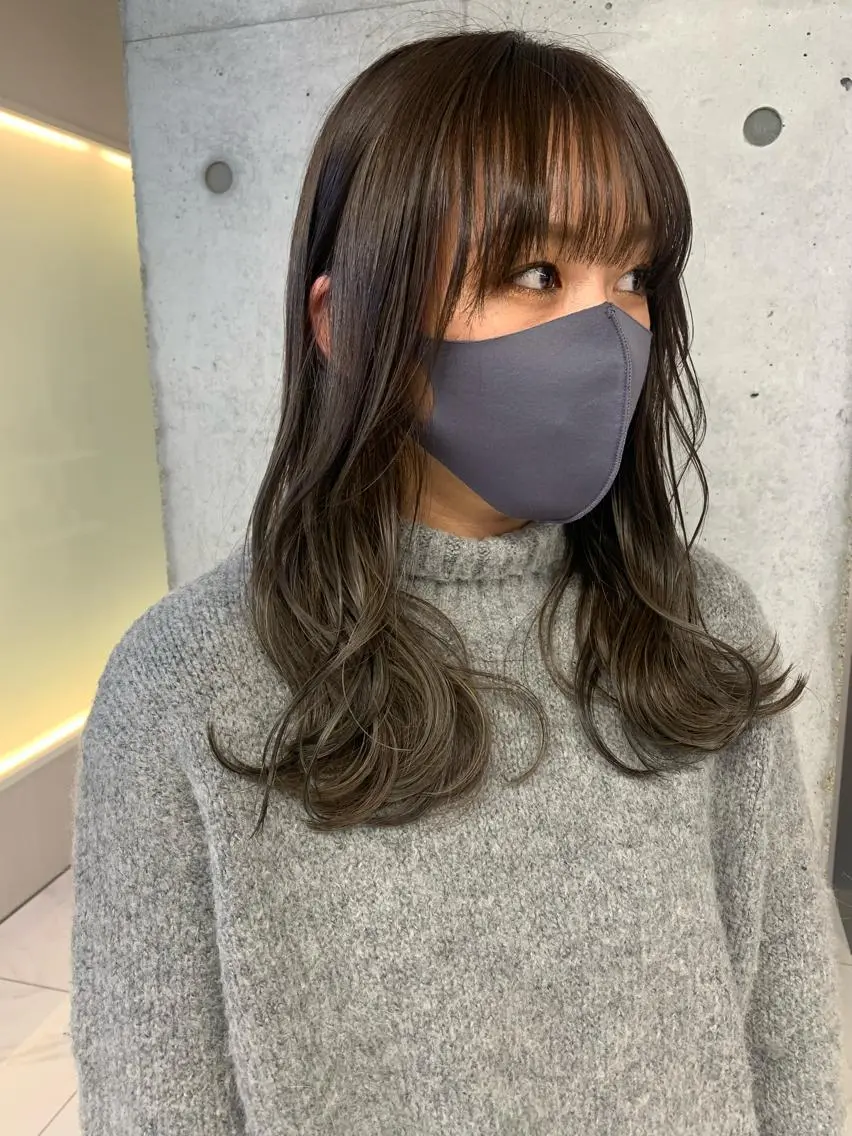 ロング カラー グレージュ ハイライトカラー ハイライト 梅本 有希のヘアスタイル