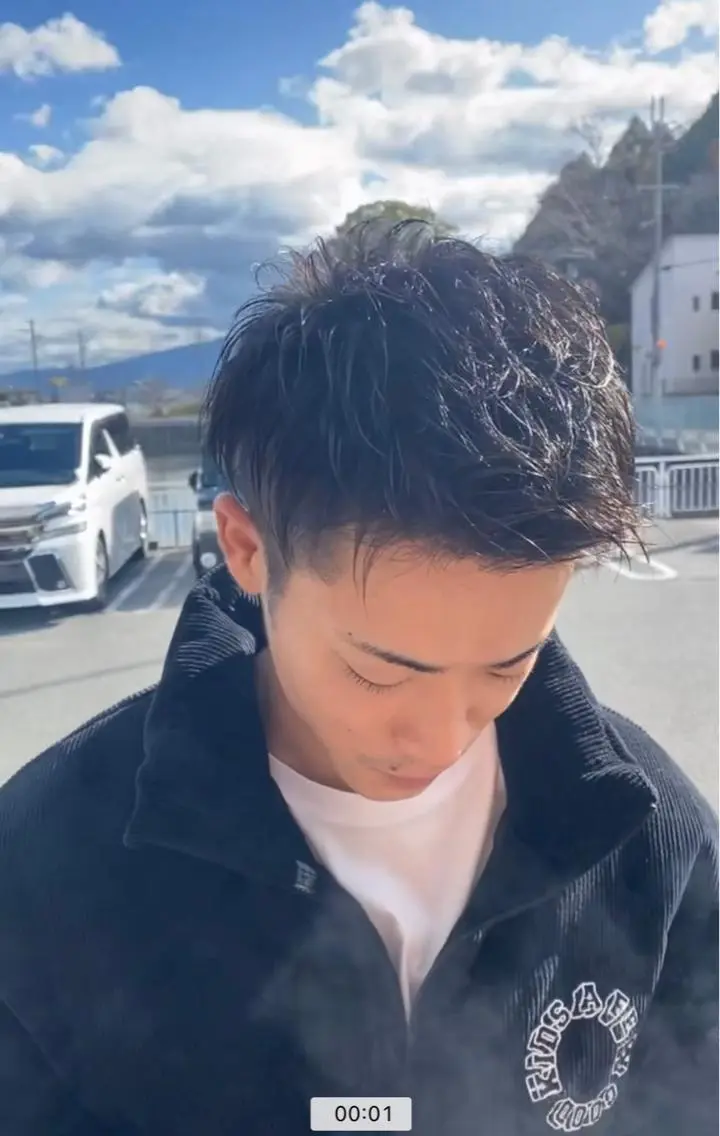 ショート メンズ モヒカン ツーブロック 刈り上げ カット 山岡 秀規のヘアスタイル