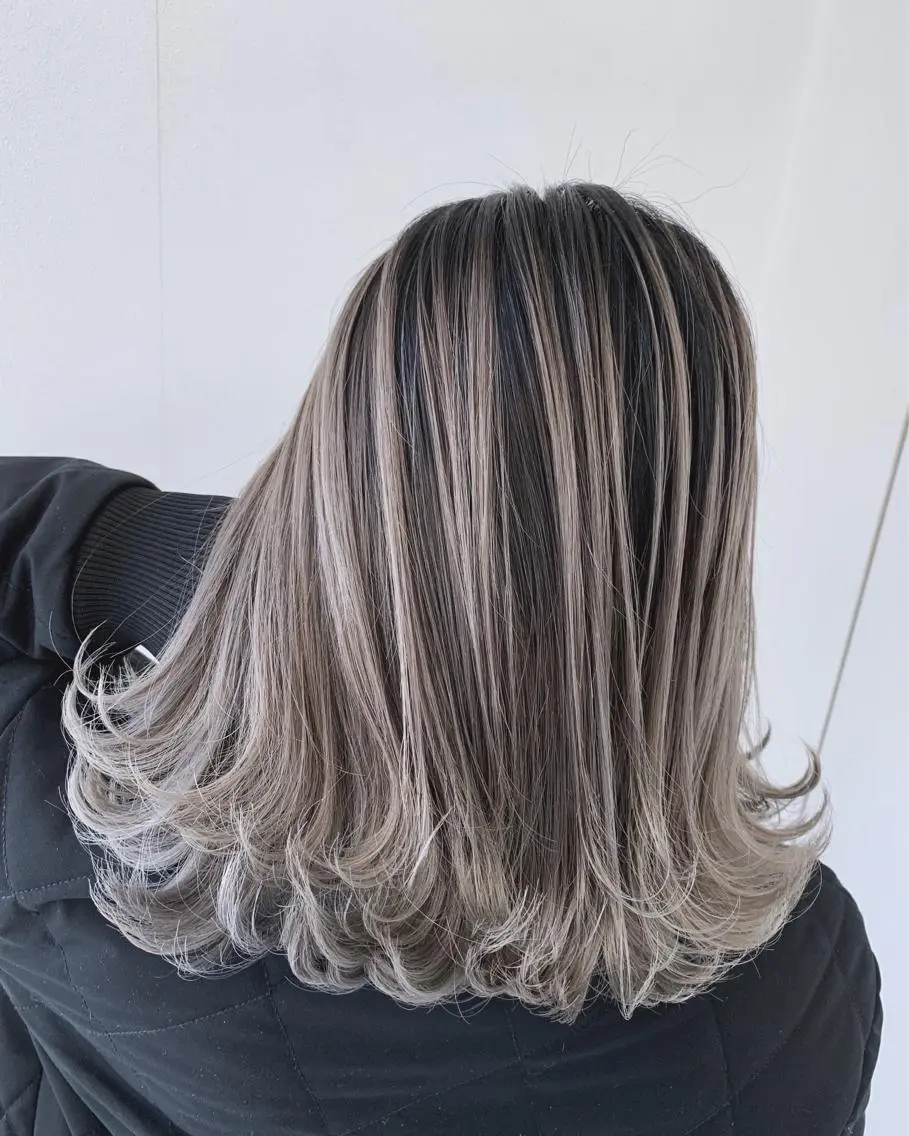 ミディアム 穐田 司樹のヘアスタイル