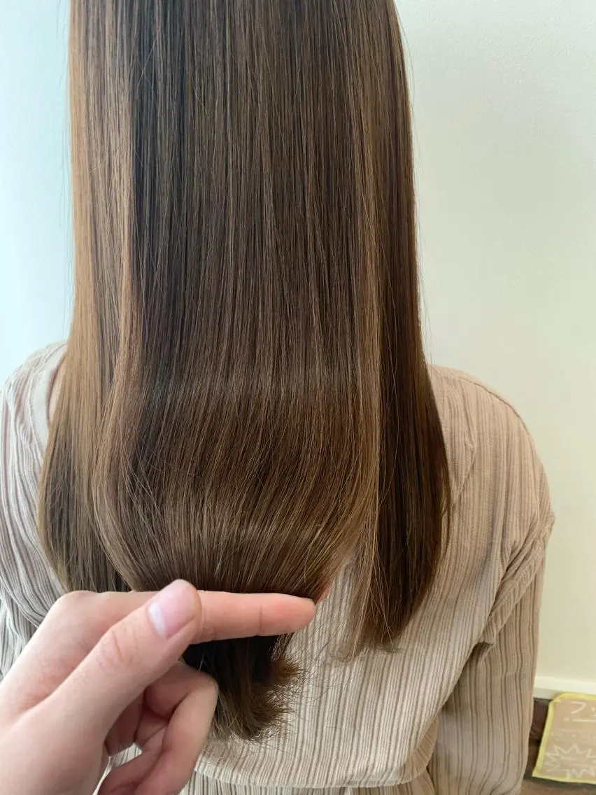 ロング 透明感カラー 🩶🩵🩷AIRIのヘアスタイル