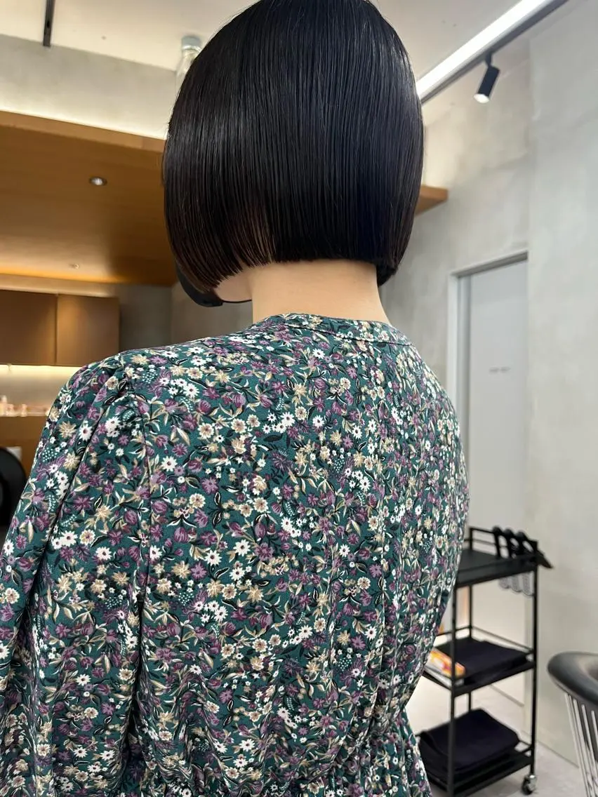 ミディアム 縮毛矯正ボブ&顔まわ レイヤー♡TOMOEのヘアスタイル