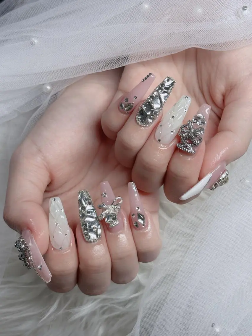 ネイル フレンチネイル ガーリー キラキラネイル ピンク 春ネイル ハンドネイル Hbaby nailのネイルデザイン