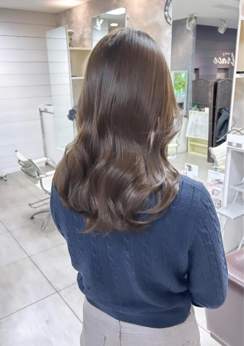 セミロング カット ヘアカラー 🫧艶髪カラー🫧 森本くるみのヘアスタイル
