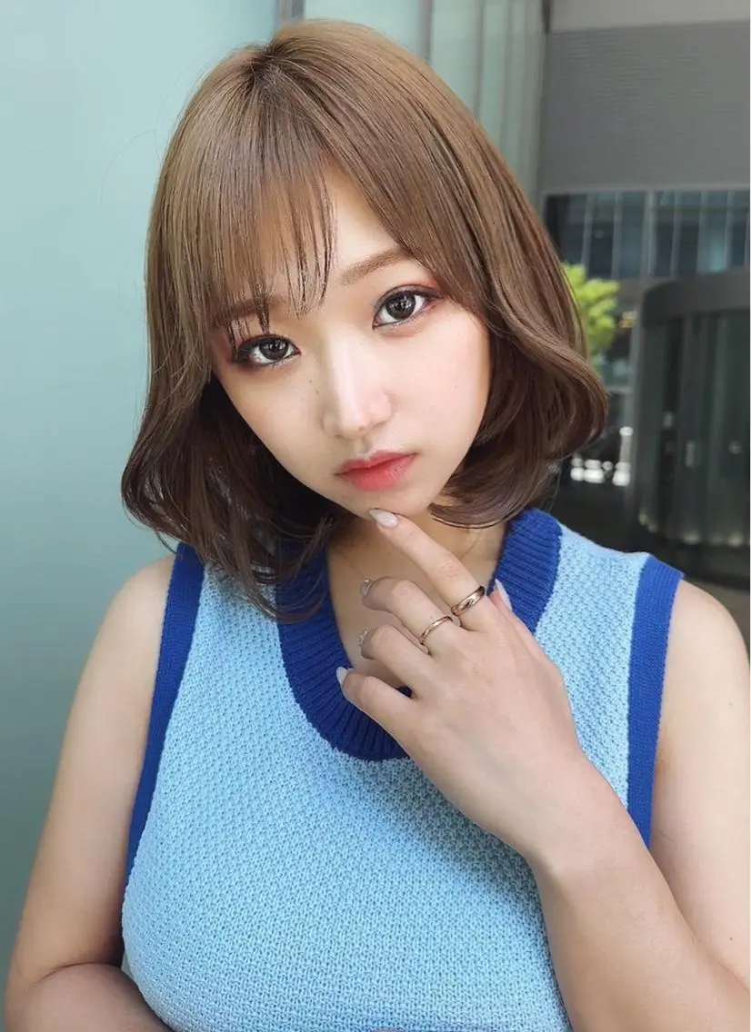 ショート カラー ベージュカラー 黒髪 ブリーチ ブルーカラー ブルーブラック カット ヘアカラー トリートメント 木屋元一/透明感 /前髪/レイヤーのヘアスタイル