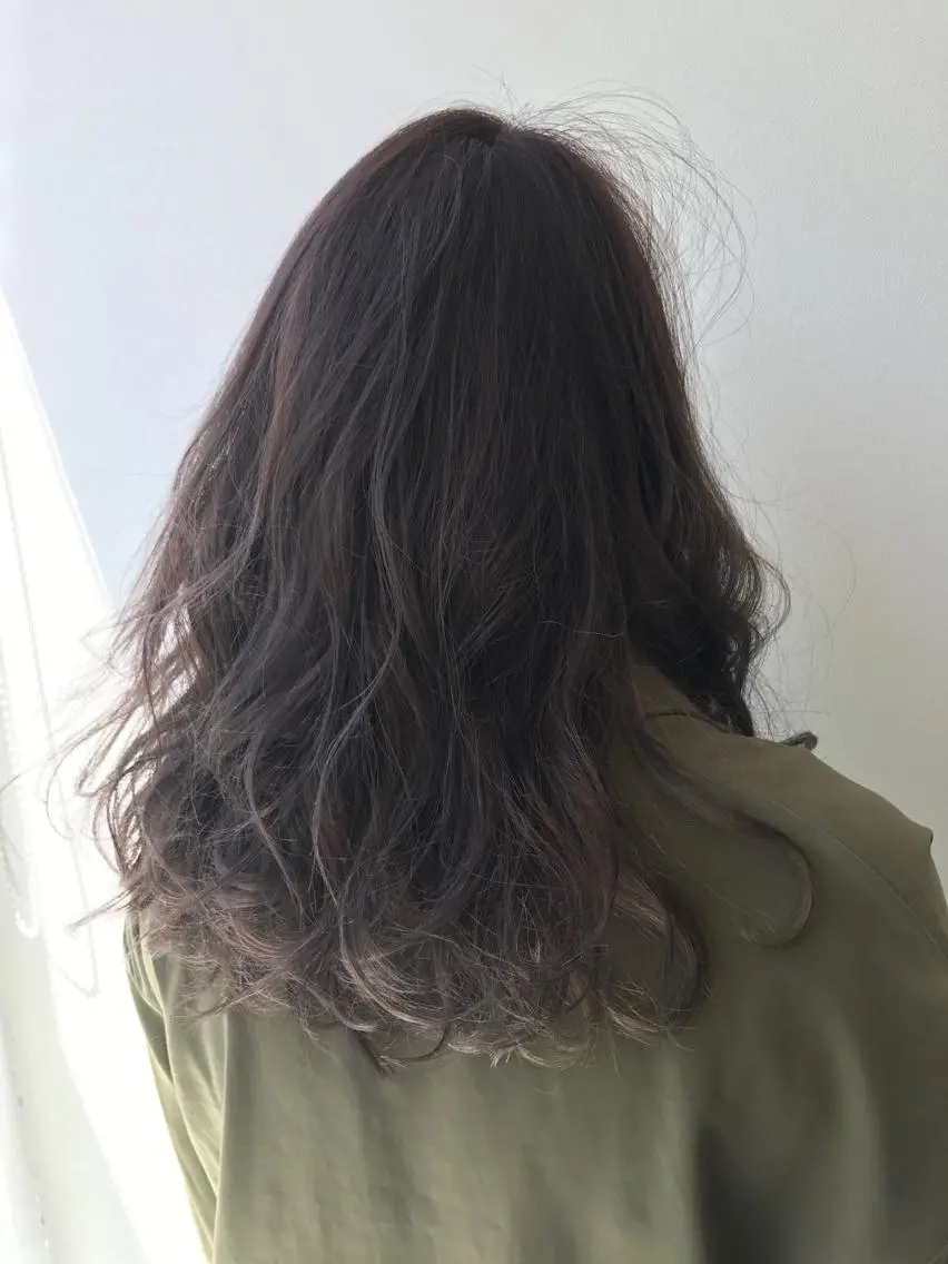 ミディアム カラー アッシュ ラベンダーカラー ラベンダーアッシュ 岡本 智次のヘアスタイル