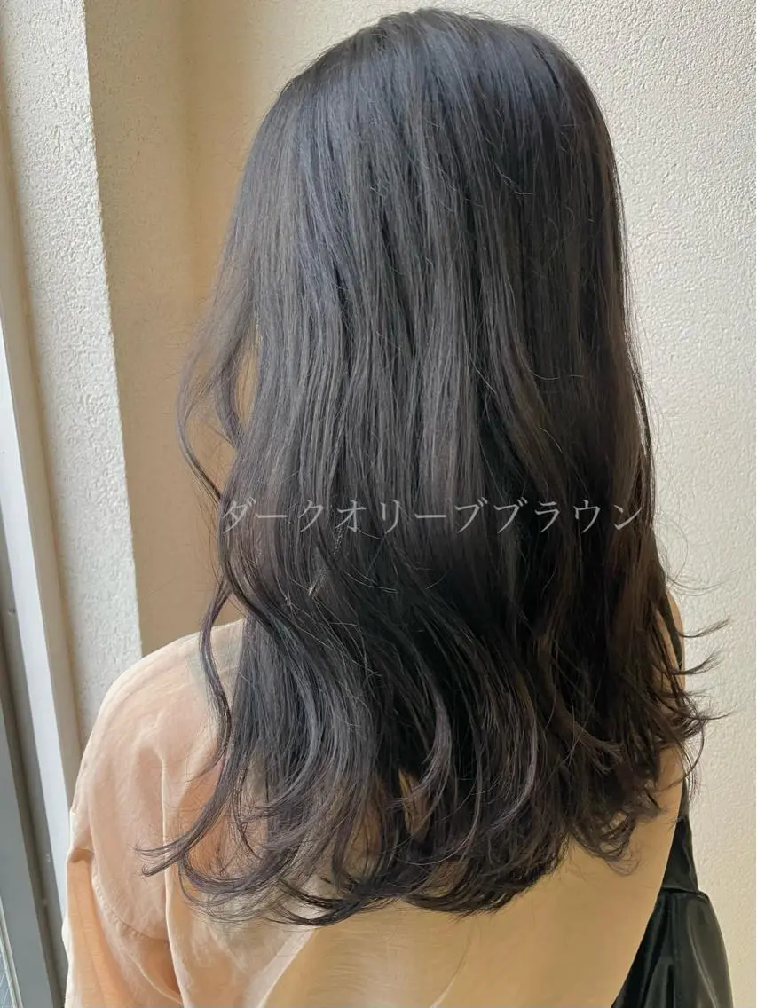 ロング カラー ブラウンカラー オリーブブラウン ヘアカラー 沢田 瞳のヘアスタイル