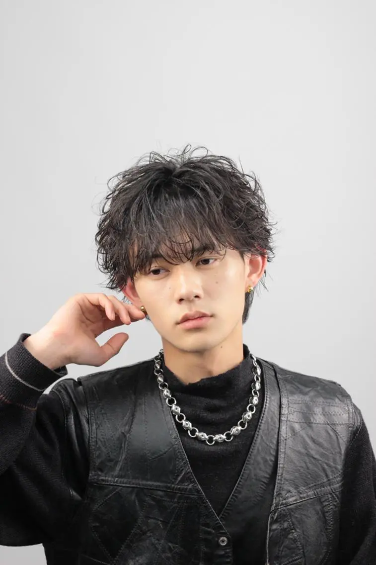 メンズ カット パーマ トリートメント ヘッドスパ ヘアセット メンズ専門店🔥 BLUCK 2ndのヘアスタイル