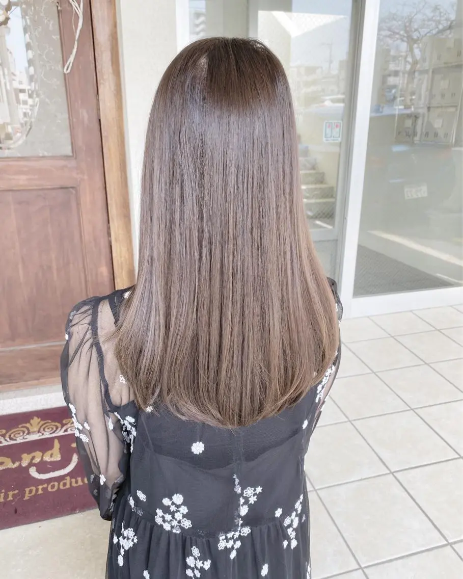 セミロング カラー グレージュ カット ヘアカラー grand juteのヘアスタイル