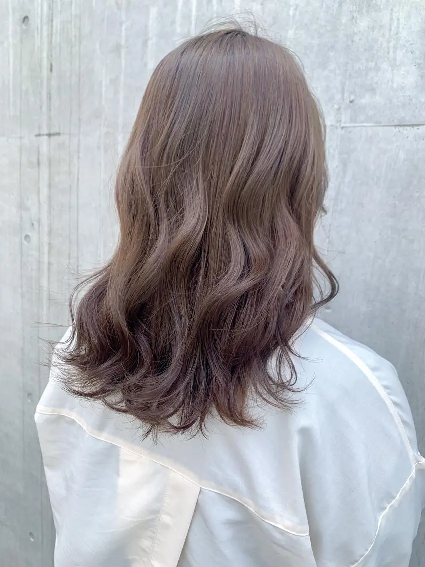 ミディアム カラー ヘアアレンジ ヘアカラー トリートメント yuka .のヘアスタイル