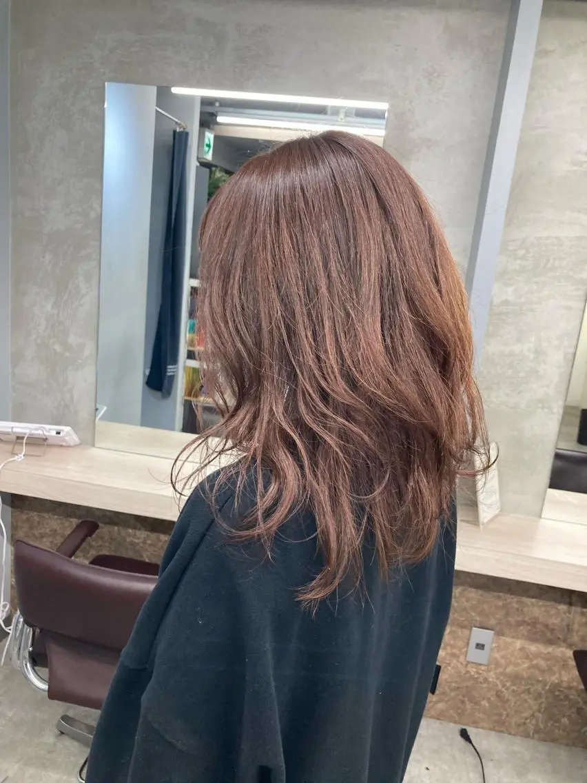 ミディアム カラー グレージュ ヘアカラー トリートメント ブリーチ&似合せボブ 田中寛十のヘアスタイル