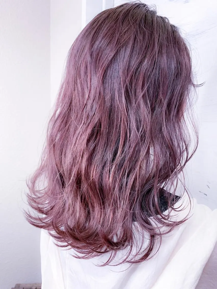セミロング カラー ブリーチ パープルカラー ヘアカラー エクステ BOX mico.のヘアスタイル