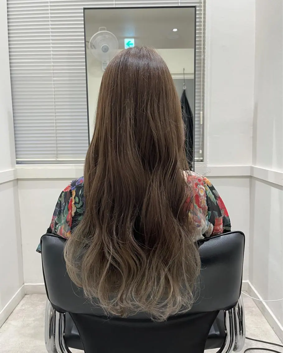 ロング カラー ブリーチ グラデーションカラー 🫧こおりやま なつみ🫧のヘアスタイル