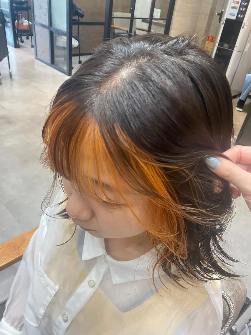 カラー ミストバング  フェイスフレーミング インナーカラー 花見 亜沙美のヘアスタイル