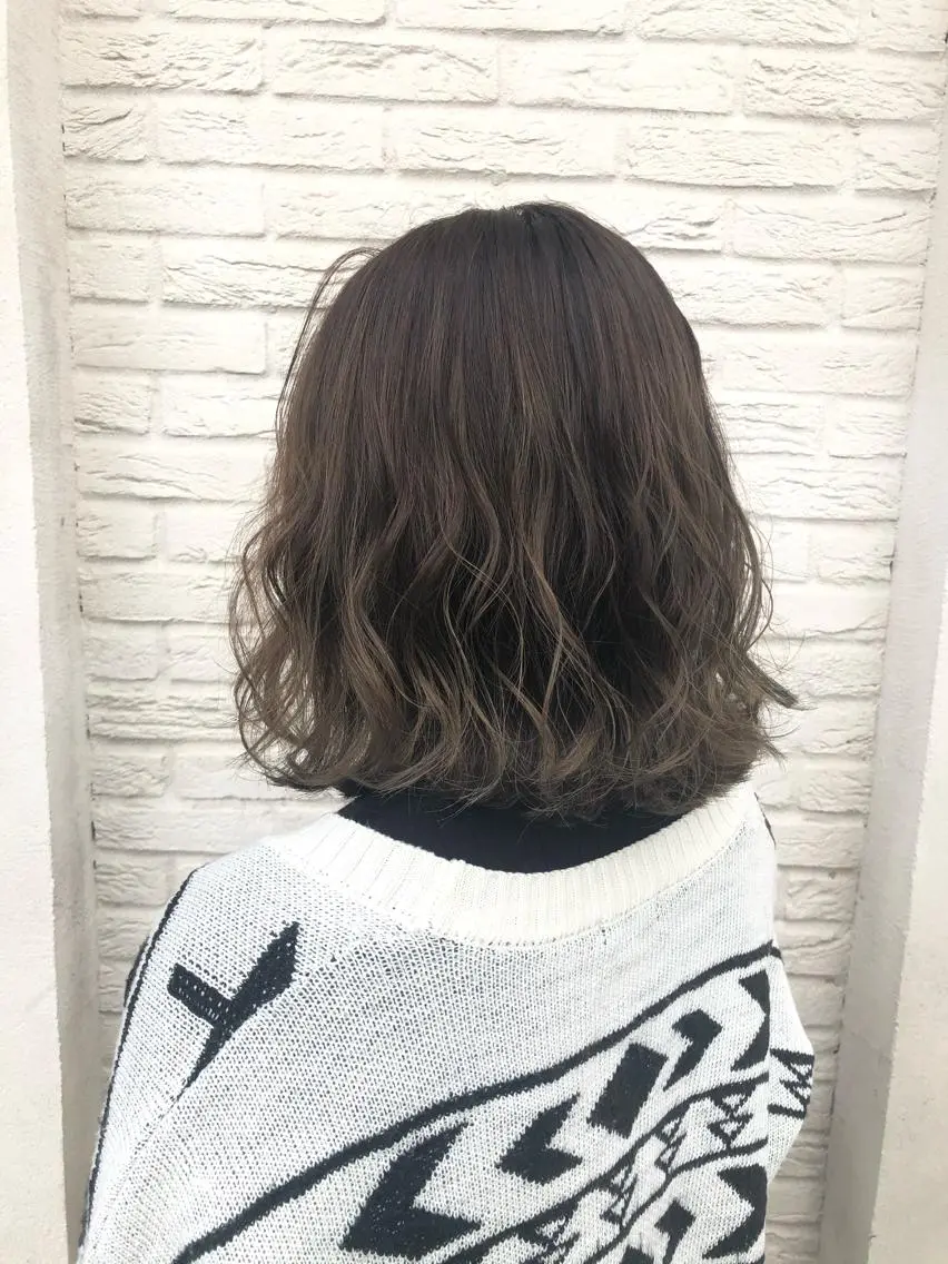 ミディアム カラー ベージュカラー 透明感カラー ハイライトカラー ハイライト ヘアカラー トリートメント 吉村 絢乃のヘアスタイル