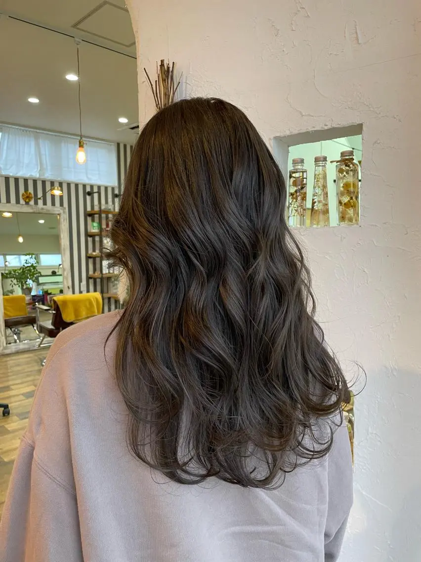 ロング カラー アッシュ アッシュブラウン ブラウンカラー 透明感カラー ヘアカラー 🌸小掛🌸 豊橋外国人風カラーのヘアスタイル