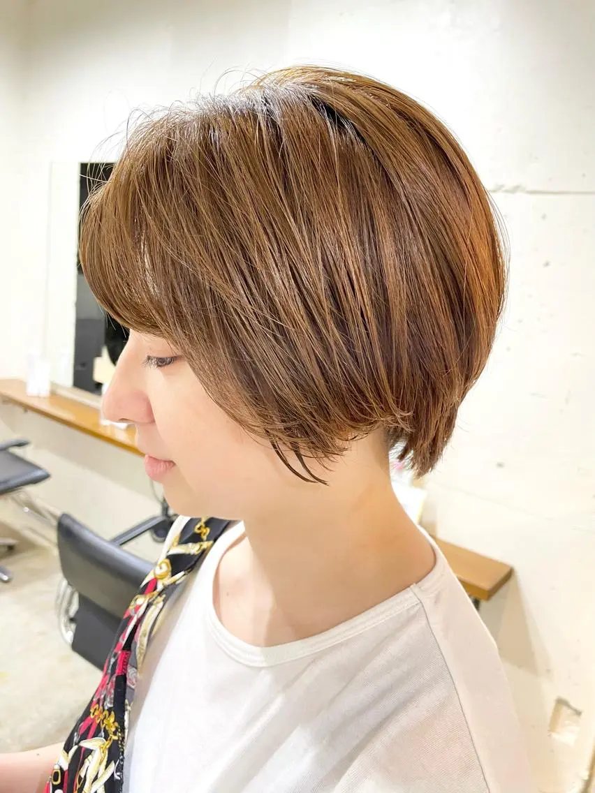 ショート カラー ベージュカラー カット ヘアカラー トリートメント レイヤー／似合わせ TAKUYAのヘアスタイル