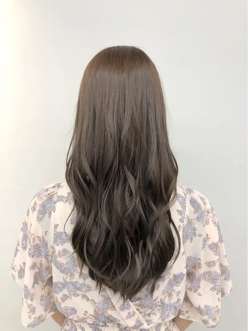 ロング カラー ベージュカラー フォギーベージュ 代表 YUKI ☆のヘアスタイル
