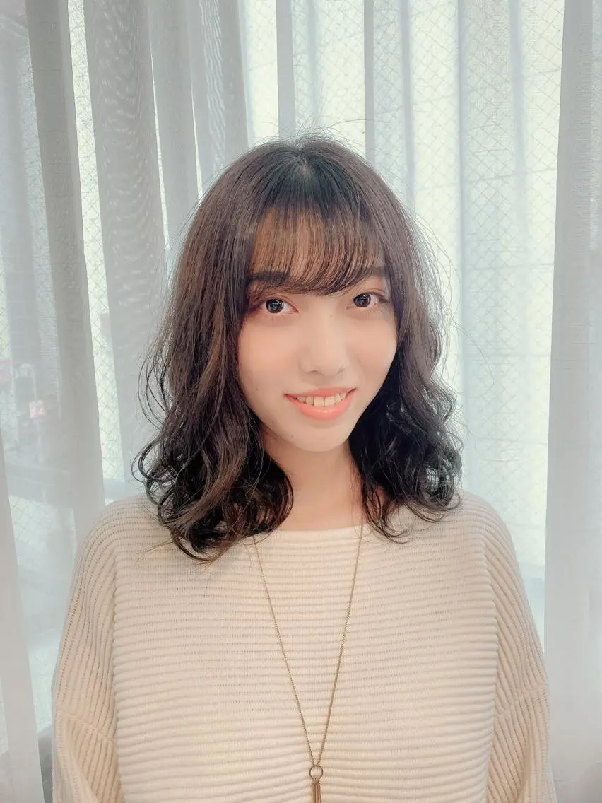 ミディアム カラー パーマ 髪質改善 カット パーマ トリートメント ヘッドスパ 美髪矯正 🌈髪質改善 山下のヘアスタイル