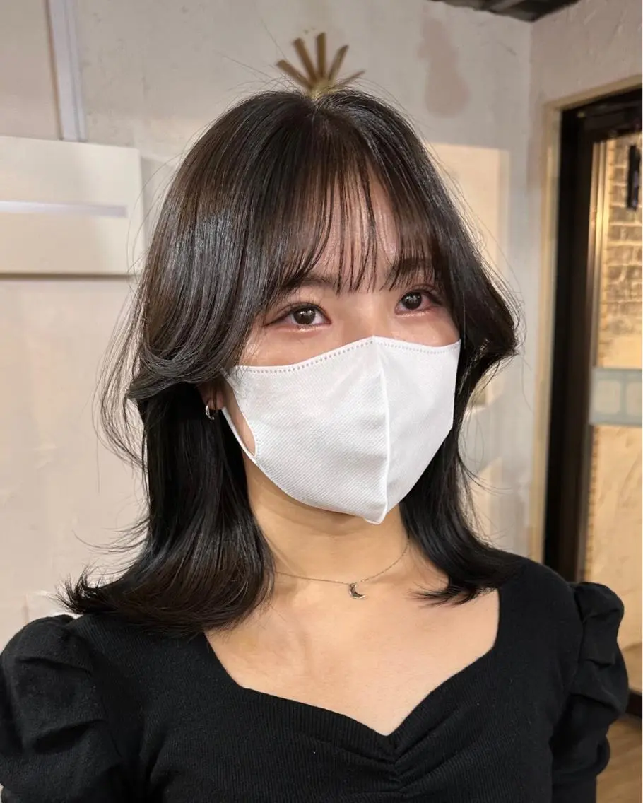 ミディアム カラー 切りっぱなしボブ ショートボブ ミディアムパーマ バレイヤージュ ベージュカラー カット ヘアカラー トリートメント 韓国レイヤー柔らかい 地毛風縮毛矯正／マツのヘアスタイル