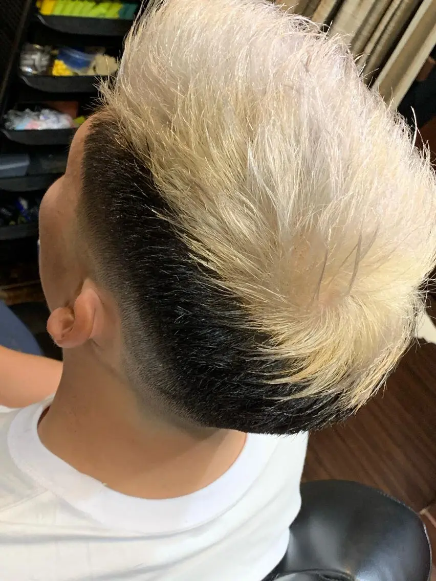 ショート カラー メンズ 羽木 隆徒のヘアスタイル