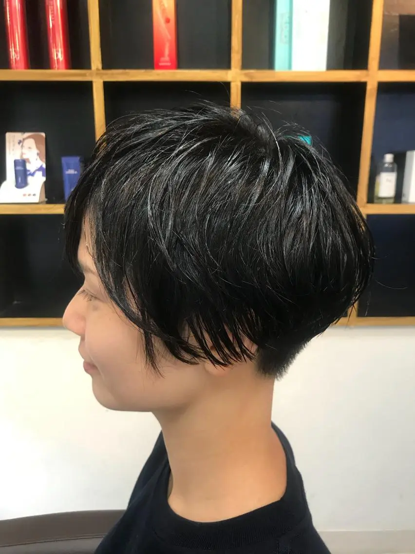 ショート カット 藤本 麻衣のヘアスタイル