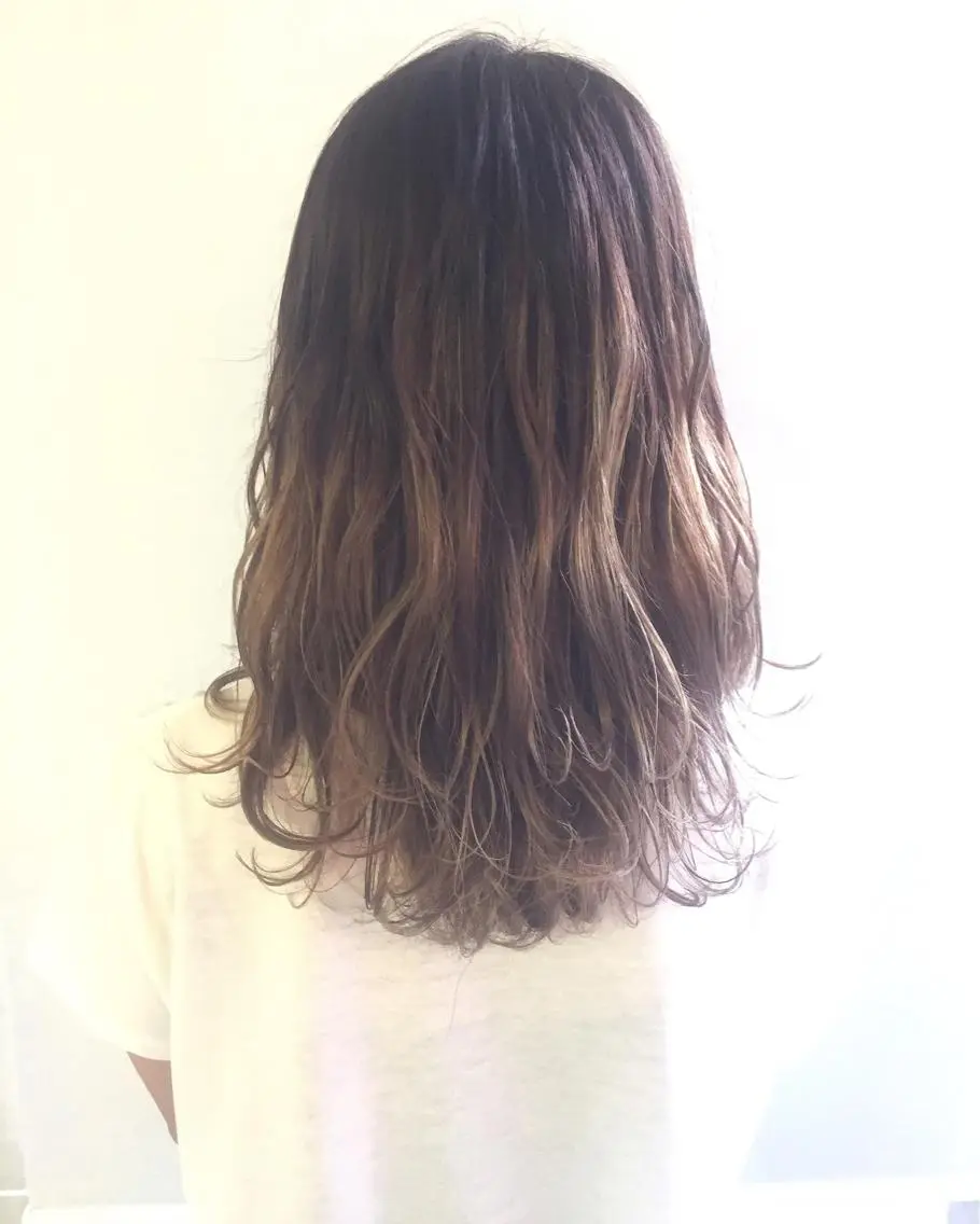 セミロング カラー グラデーションカラー 外国人風カラー 齋藤 咲のヘアスタイル