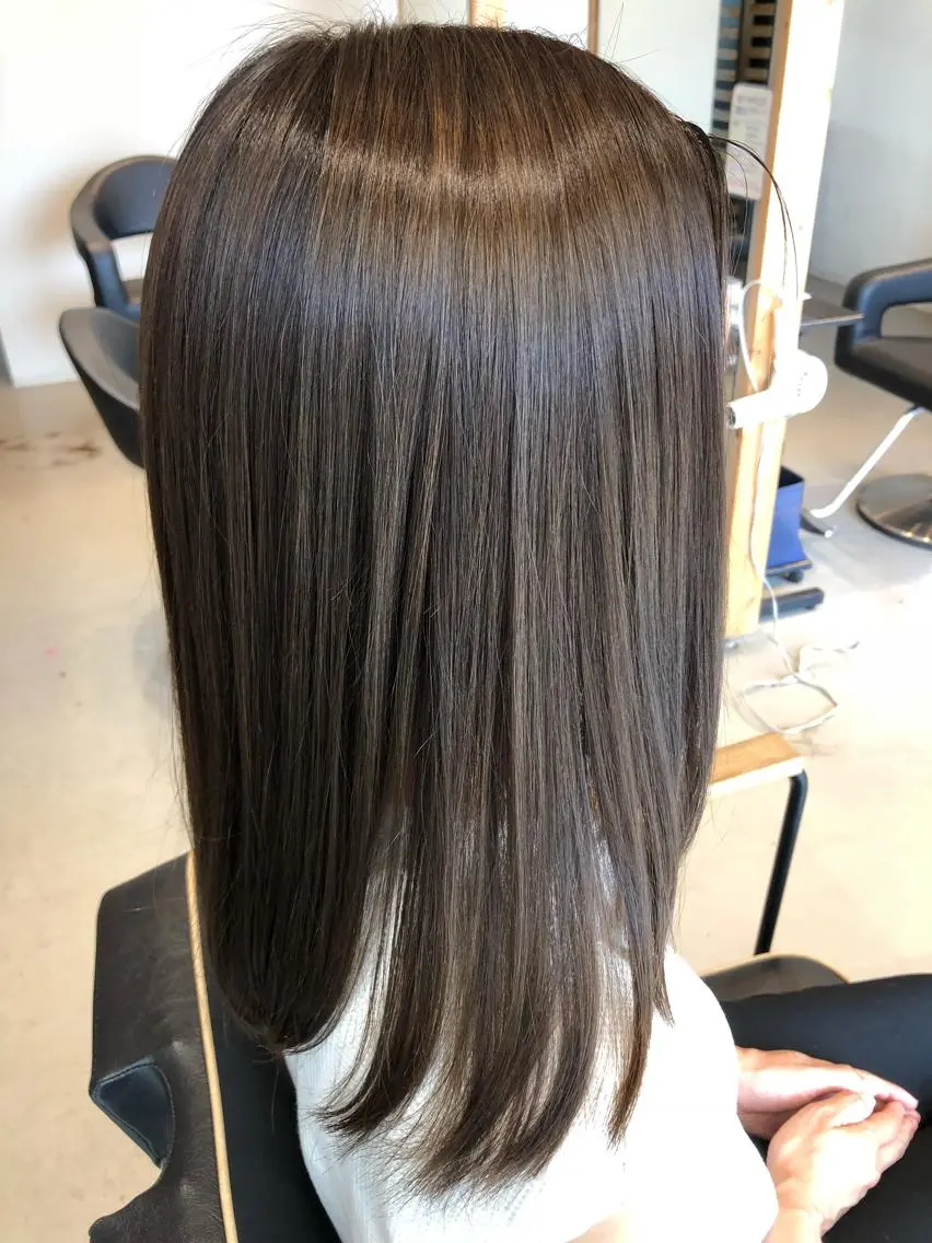 カラー 早川 真幸のヘアスタイル