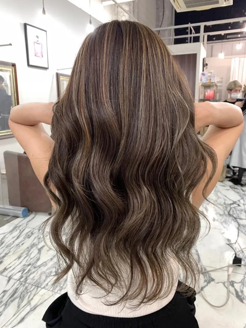 ロング カラー エクステ(レミー毛) NINEのヘアスタイル