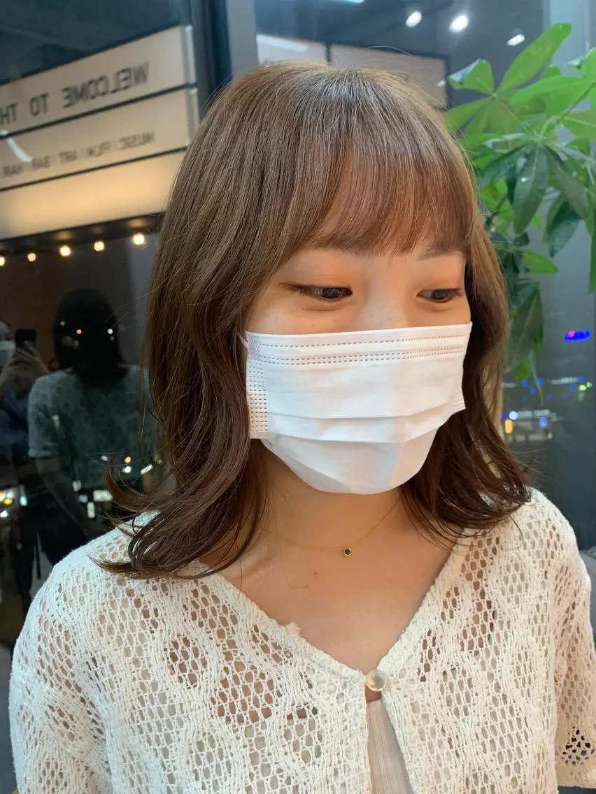 セミロング カラー ダブルカラー 🫒オリーブ/透け感 レイヤー🌿モエカのヘアスタイル