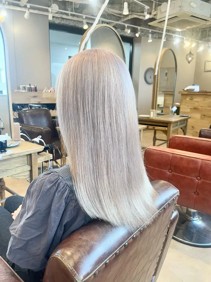 セミロング カラー S.BLOOM 川崎 翔哉のヘアスタイル