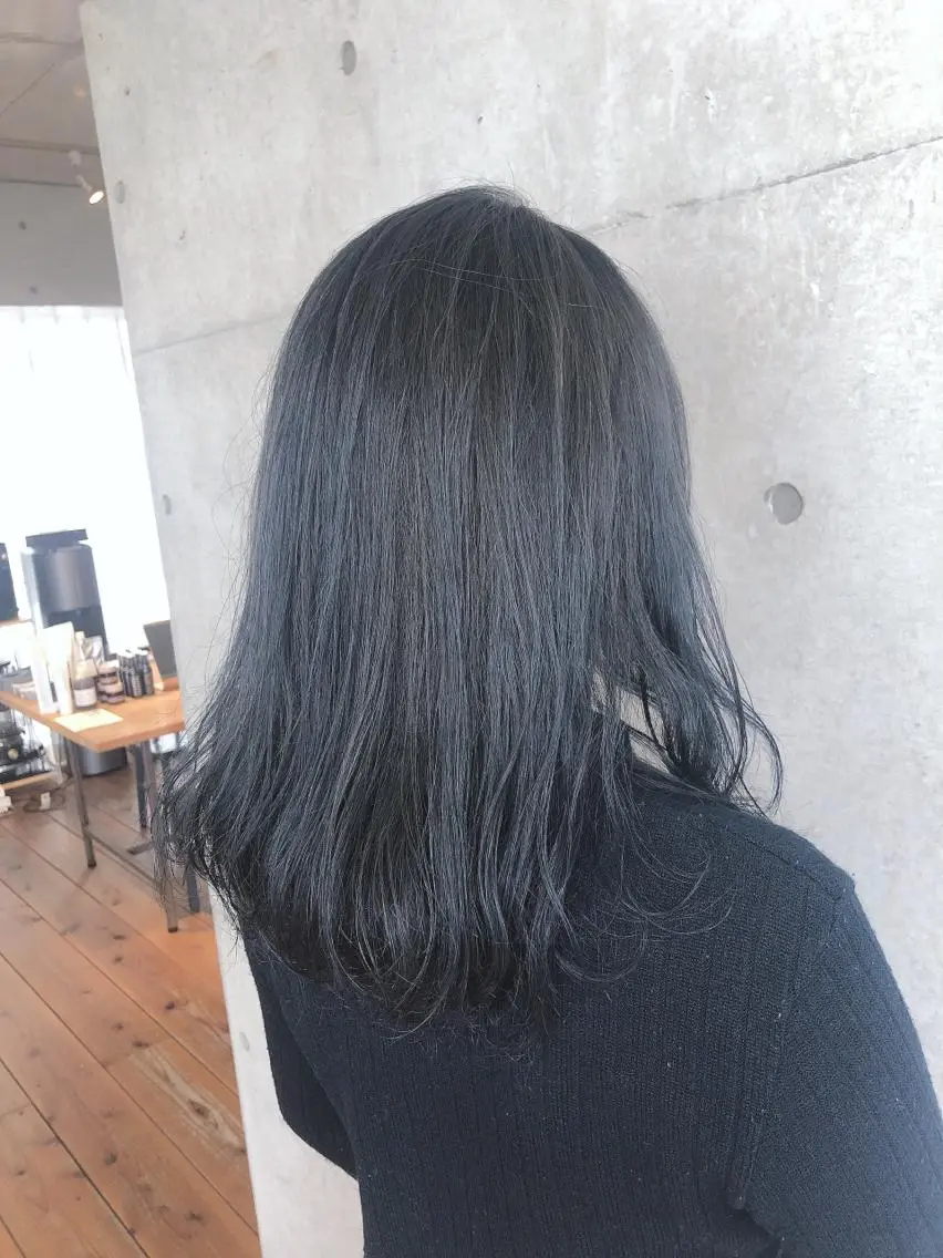 ミディアム カラー ブルーカラー nagisa /縮毛矯正のヘアスタイル