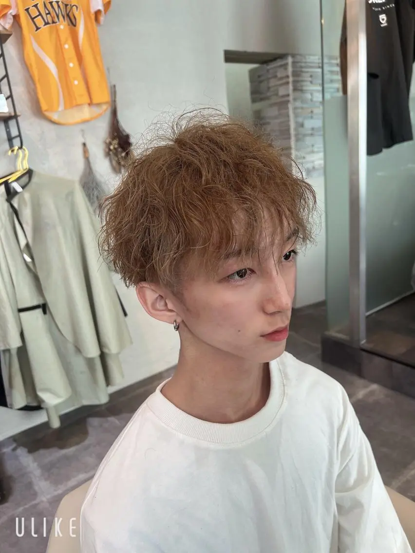 カラー メンズ ビジネス メンズパーマ 髪質改善 縮毛矯正 カット ヘアカラー 倉谷 恭平のヘアスタイル